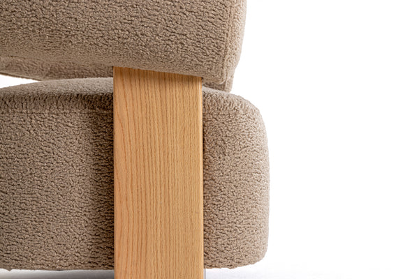 Modrest Alamo Modern Beige Faux Sheepskin & Oak Accent Chair Model VGMY-1385-TOAST